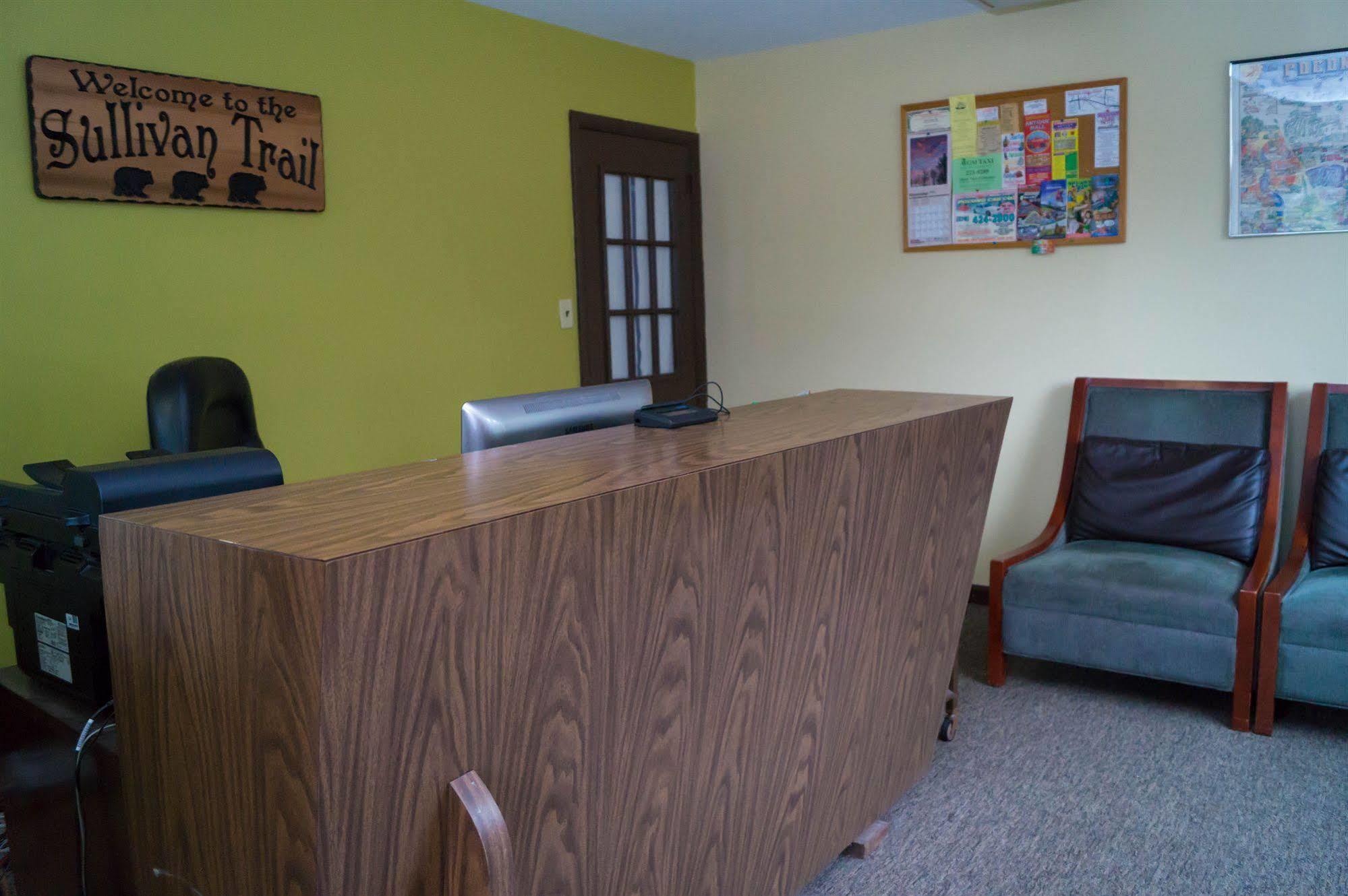Sullivan Trail Inn & Suites Pocono Lake Exteriér fotografie