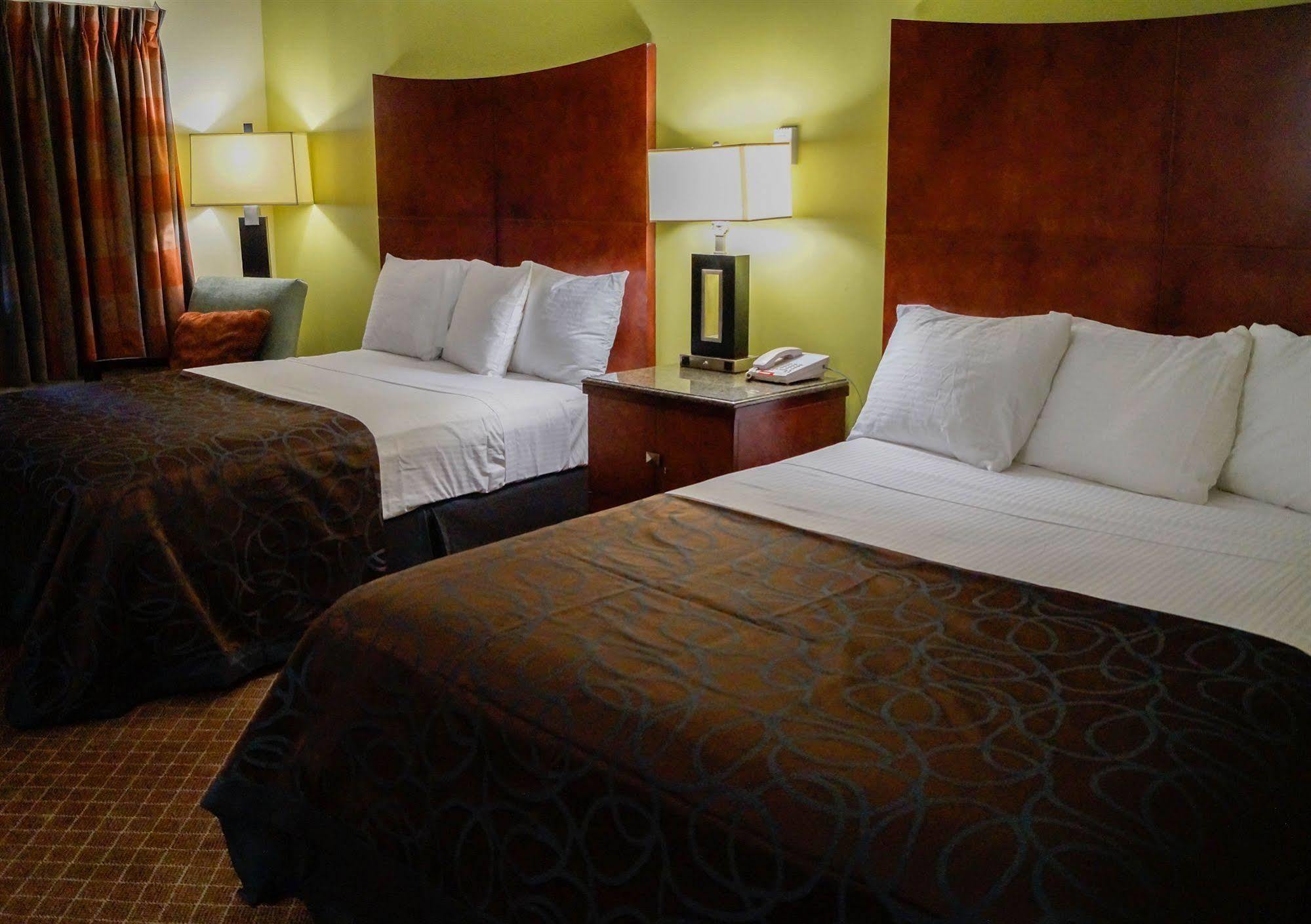 Sullivan Trail Inn & Suites Pocono Lake Exteriér fotografie