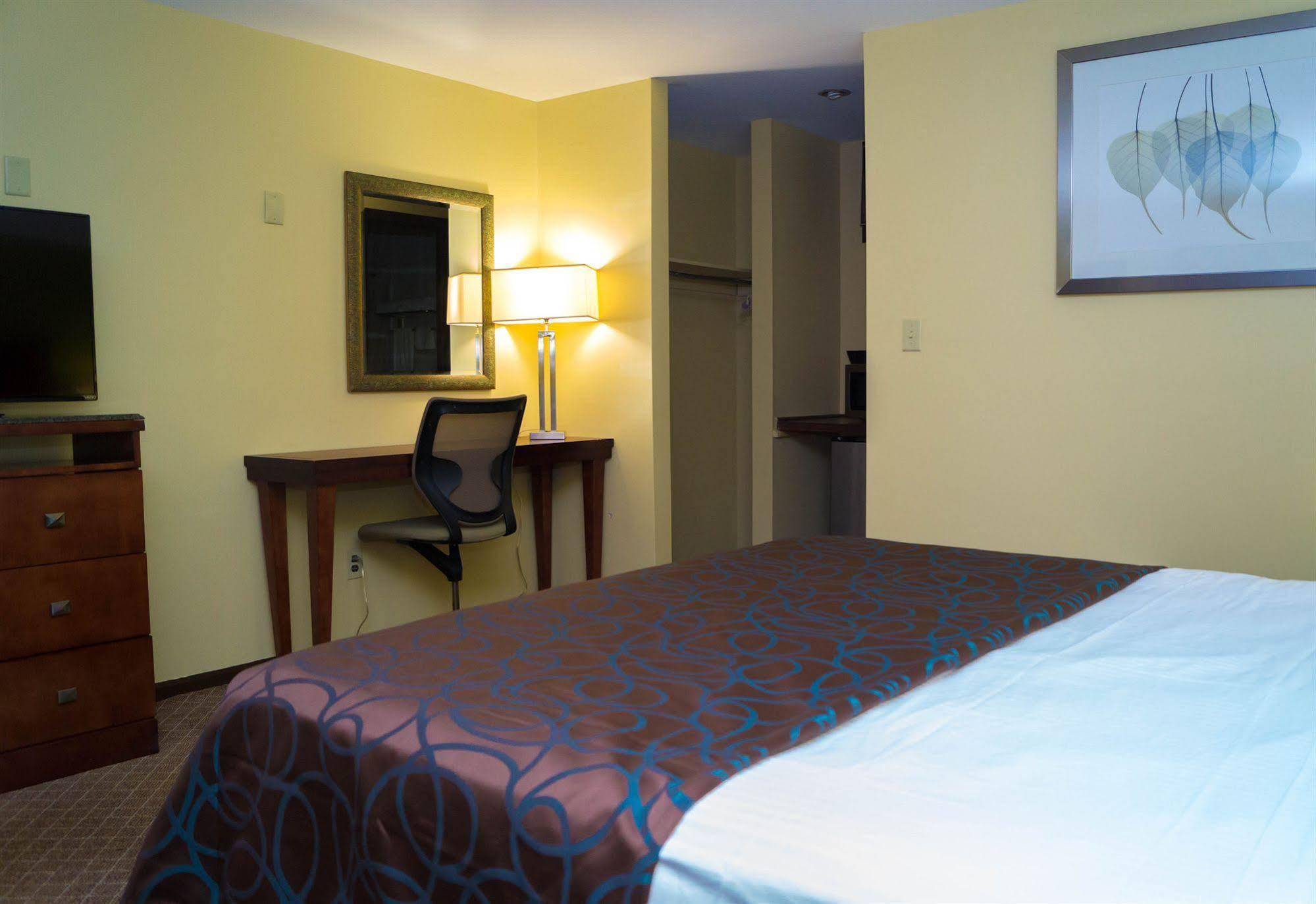 Sullivan Trail Inn & Suites Pocono Lake Exteriér fotografie