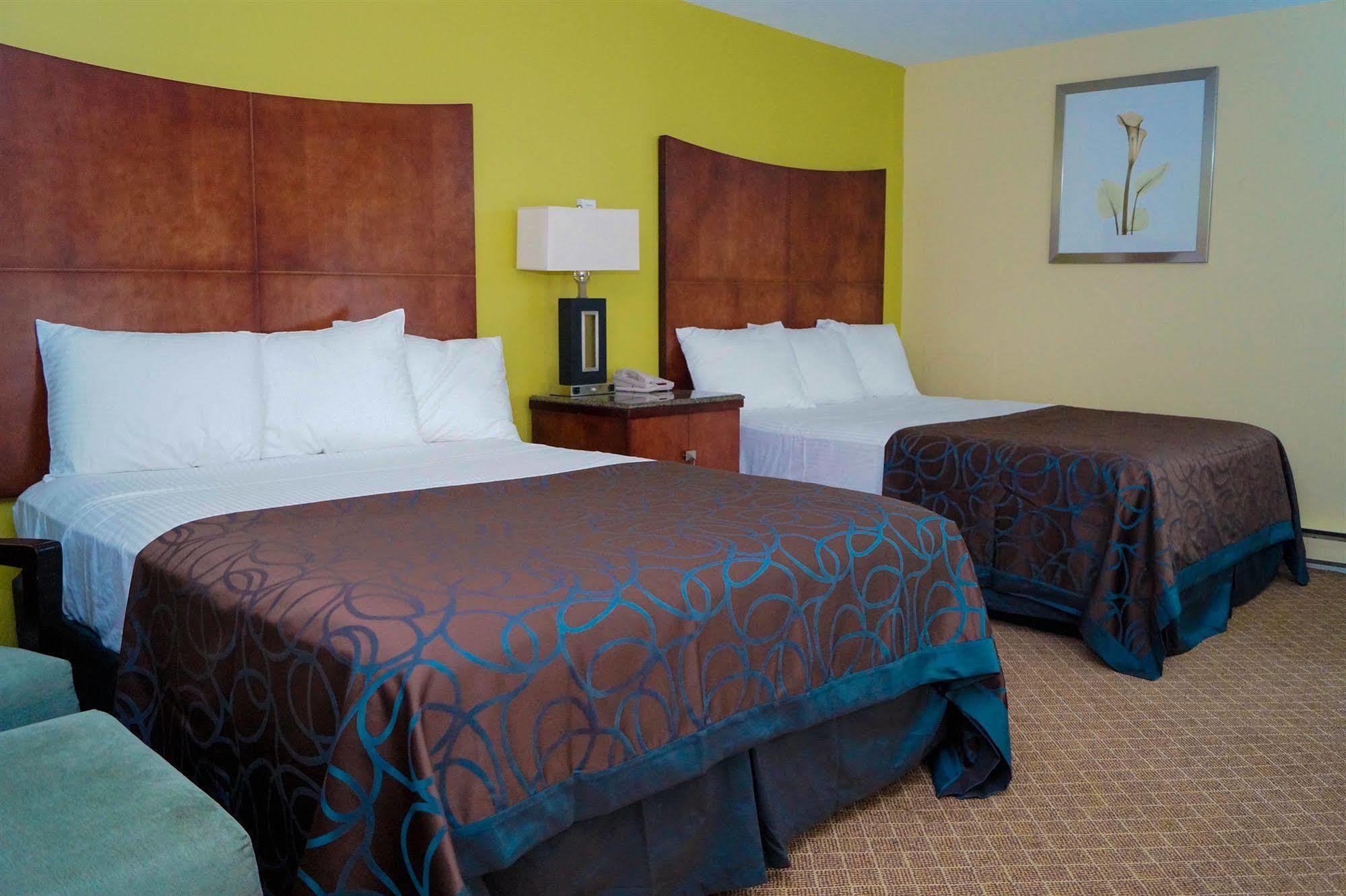 Sullivan Trail Inn & Suites Pocono Lake Exteriér fotografie
