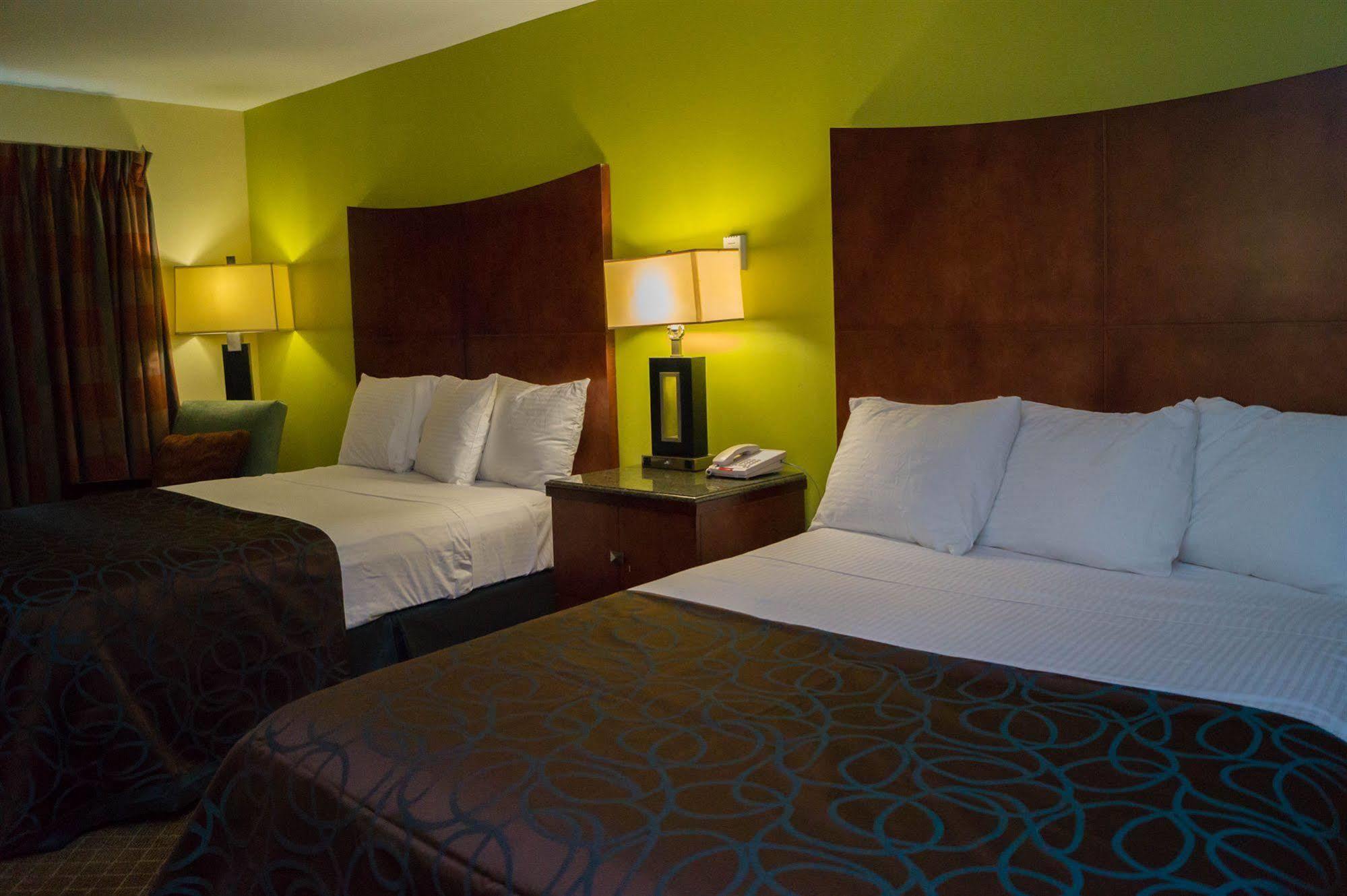 Sullivan Trail Inn & Suites Pocono Lake Exteriér fotografie